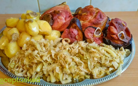 Lila hagymás, burgonya ágyon sült füstölt csülök recept fotóval Lila hagymás, burgonya ágyon sült füstölt csülök
