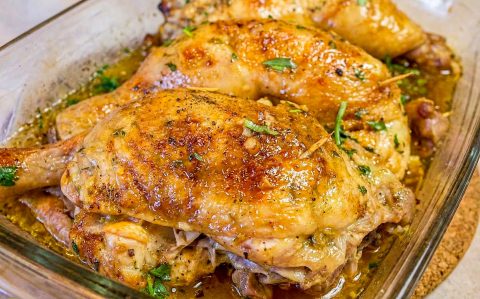 Füstölt tarjával és tojással töltött csirkecombok