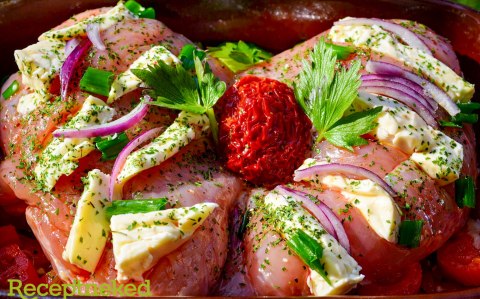 Sajtos-zöld fűszeres csirkesült