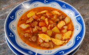 Alföldi gulyásleves galuskával