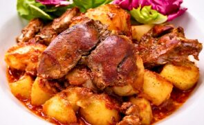 Tepsis, lecsós csirkemáj