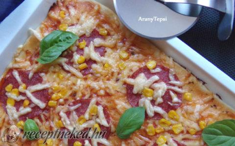 Egyszerű szalámis-kukoricás pizza