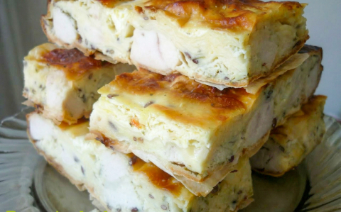 Petrezslymes-fokhagymás csirkés rétes