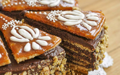 Dobos torta díszítő cukormázzal