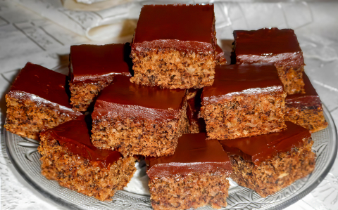 Almás, diós kevert csokimázzal recept fotóval Almás, diós kevert csokimázzal