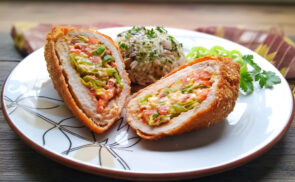 Karácsonyi göngyölt karaj szezámmagos bundában