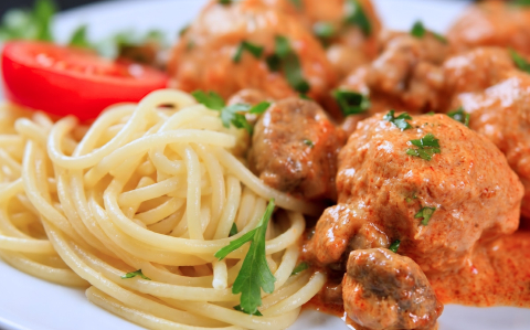 Bakonyi húsgombóc spagettivel