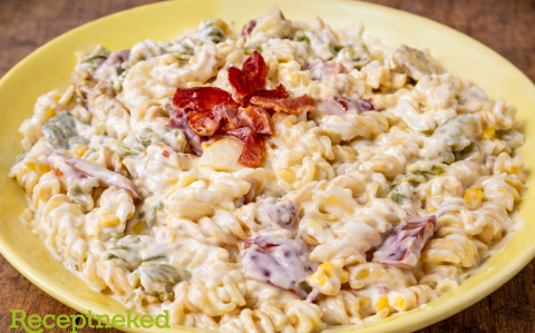 Tésztasaláta csirkemellel