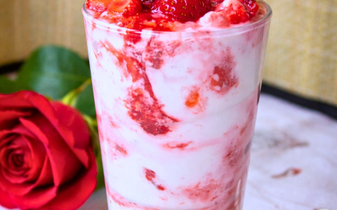 Mascarponés-epres pohárkrém