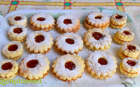 Mandulás-diós linzerkoszorú