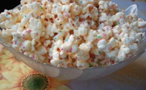Fehércsokis popcorn