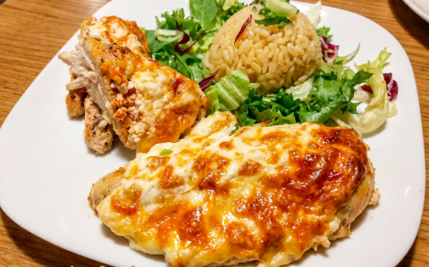 Sajtos-tejfölös csirkemell