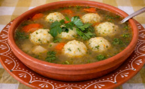 Burgonyagombóc leves