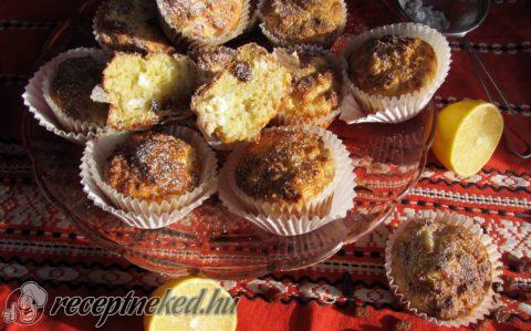 Mazsolás-túrós muffin