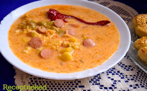 Tejfölös kelkáposztaleves