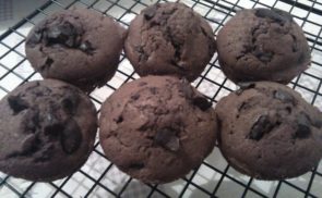 Csokis muffin csoki darabokkal