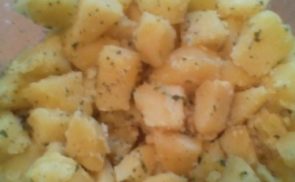 Fokhagymás, petrezselymes krumpli