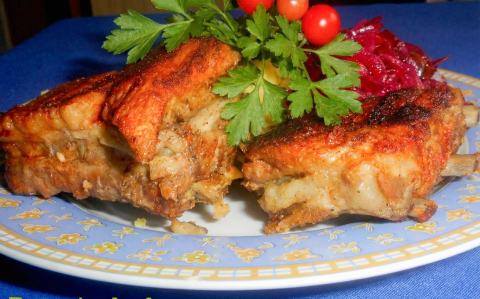 Sült oldalas párolt savanyúsággal, burgonyapürével