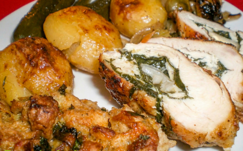 Spenóttal-sajttal töltött csirkemell