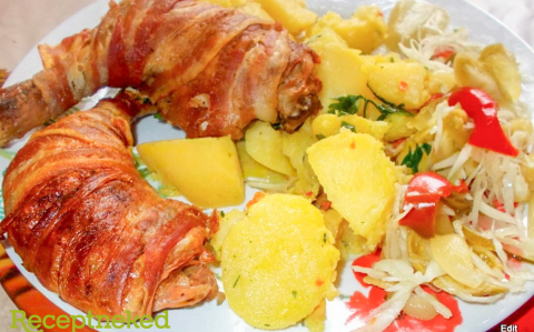 Baconben sült csirkecomb