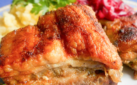 Sült oldalas párolt savanyúsággal, burgonyapürével