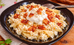 Túrós tészta sült szalonna kockákkal