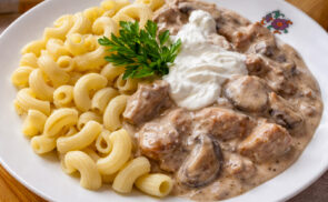 Mustáros, gombás tokány