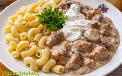 Mustáros, gombás tokány