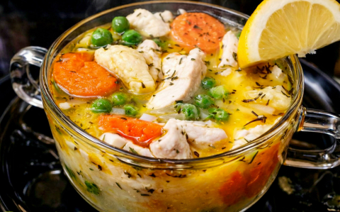 Tárkonyos raguleves vajgaluskával