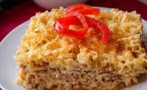 Sajtos, húsos rakott tészta