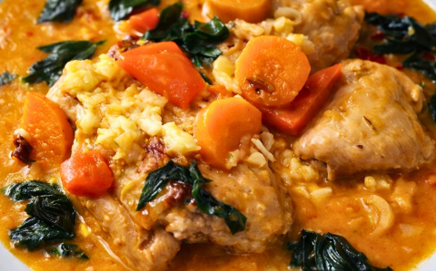 Móri paprikás csirkeleves