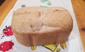 Teljes kiőrlésű házi kenyér