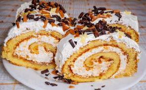 Tejszínes–citromos piskótatekercs