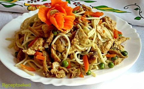 Csirkés, zöldséges spagetti recept fotóval Csirkés, zöldséges spagetti