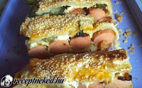 Hot dog leveles tésztában