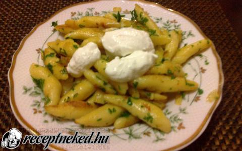 Hagymas Piritott Nudli Recept Kiss Maria Konyhajabol Receptneked Hu