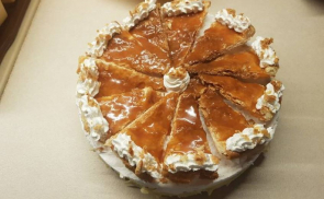 Francia krémes torta