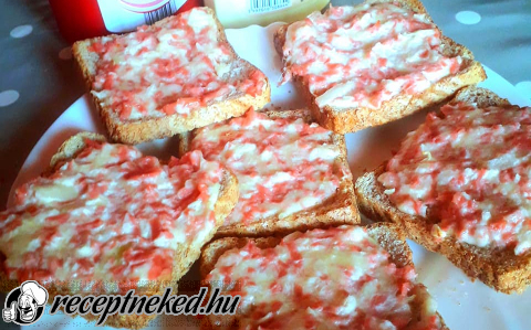 Hagymás-tejfölös melegszendvics recept fotóval Hagymás-tejfölös melegszendvics