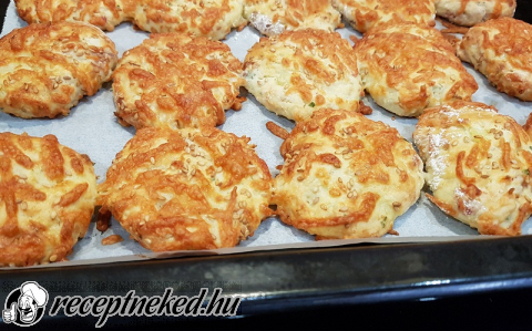 Sajtos-krumplis pogácsa recept fotóval Sajtos-krumplis pogácsa