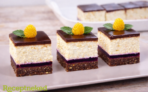 Vaníliás-málnazselés kocka