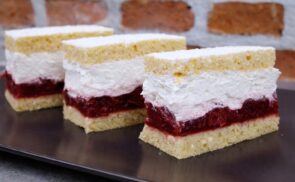 Túrós-meggyes krémes