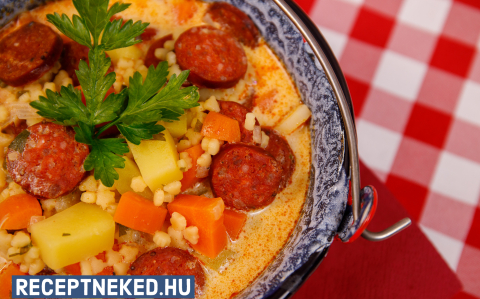 Kolbászos tarhonyaleves