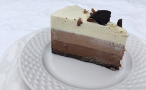 Tripla csokis mousse torta-sütés nélkül