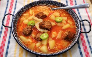 Kolbászos krumplileves