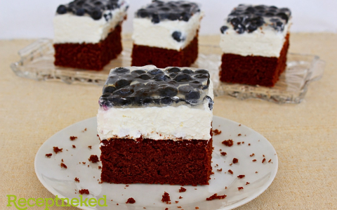 Áfonyás-túróhabos sütemény