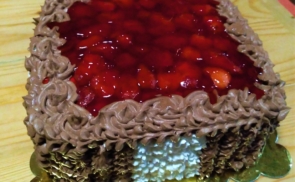 Eper joghurtos csokoládétorta recept fotóval Eper joghurtos csokoládétorta