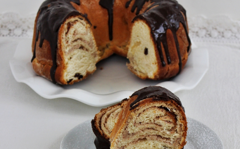 Gesztenyés-mazsolás kuglóf recept fotóval Gesztenyés-mazsolás kuglóf