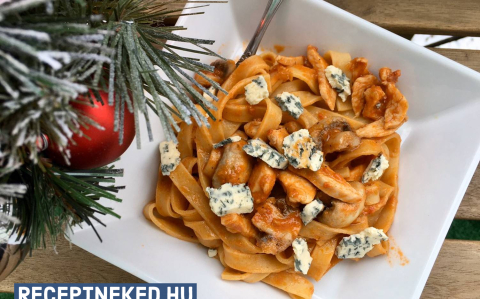 Pestós-gombás csirke tagliatelle márványsajttal recept fotóval Pestós-gombás csirke tagliatelle márványsajttal