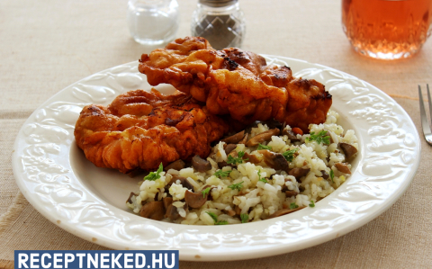 Rántott szelet tejfölös-fűszeres bundában recept fotóval Rántott szelet tejfölös-fűszeres bundában