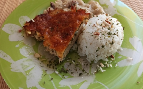 Pácolt pulykamell reszelt sajtban, gyümölcsraguval recept fotóval Pácolt pulykamell reszelt sajtban, gyümölcsraguval
